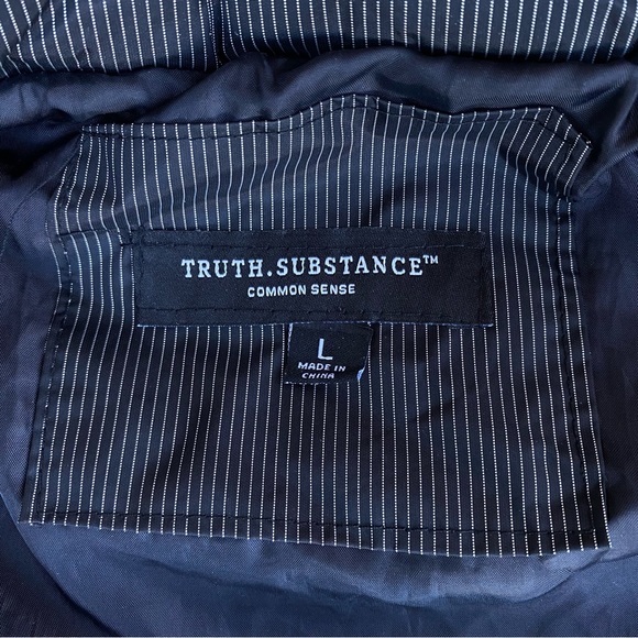 Truth Substance Common Sense Men’s Hooded Vest Black / Pinstripes Size Large EUC - Picture 13 of 15